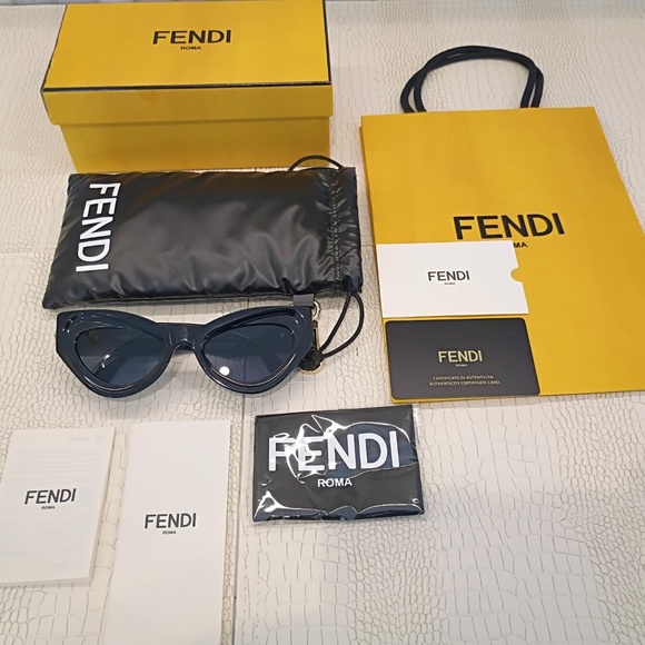 ? Fendi Cat Eye Sunglasses AUTHNTIC *NEW main image 7